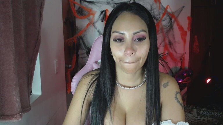 LATINA_BIG_CLITXXX's Streamate show and profile