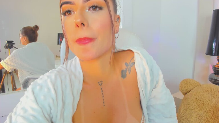 amyjoness18's Streamate show and profile