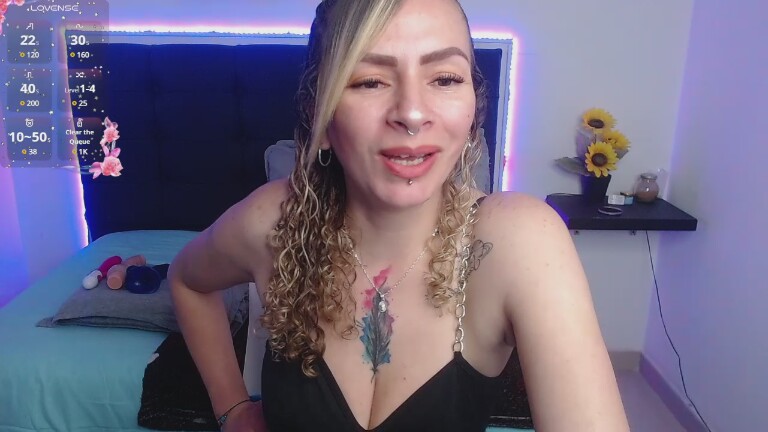 ThamaraLopex's Streamate show and profile