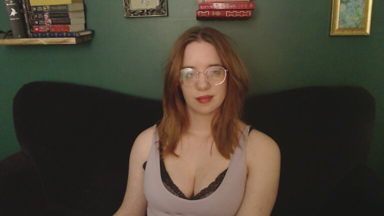 littlewhitelies's Streamate show and profile