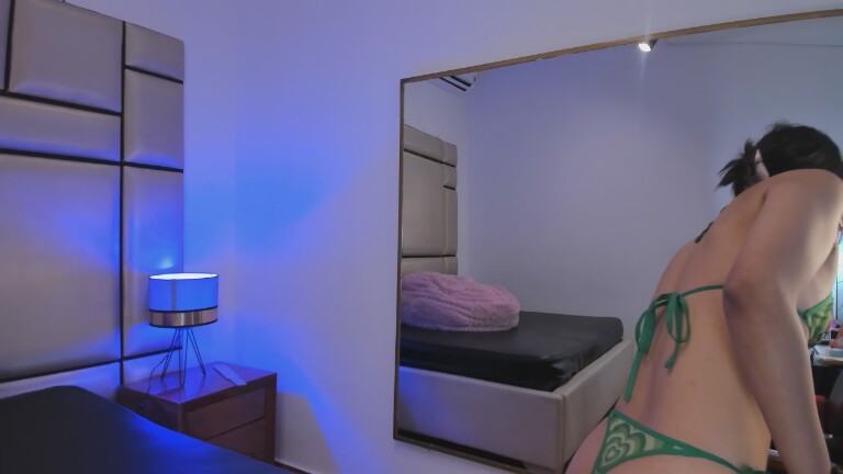 KiraHex's Streamate show and profile