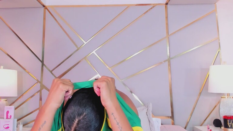 KiraHill's Streamate show and profile