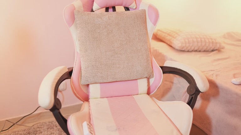 AvrilLaurent's Streamate show and profile