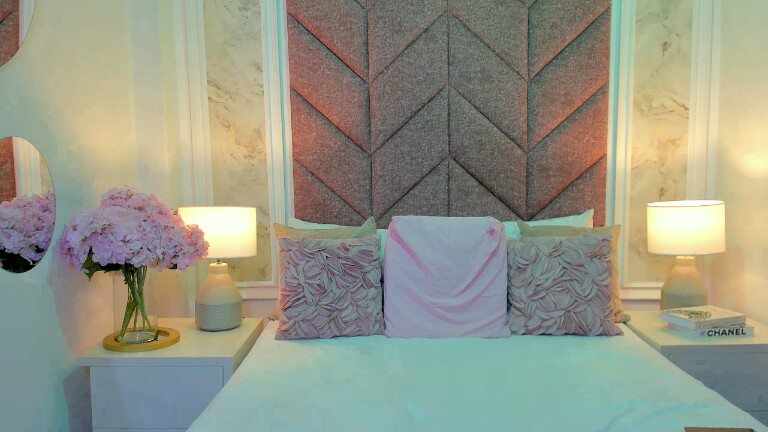 ScarletShinee's Streamate show and profile