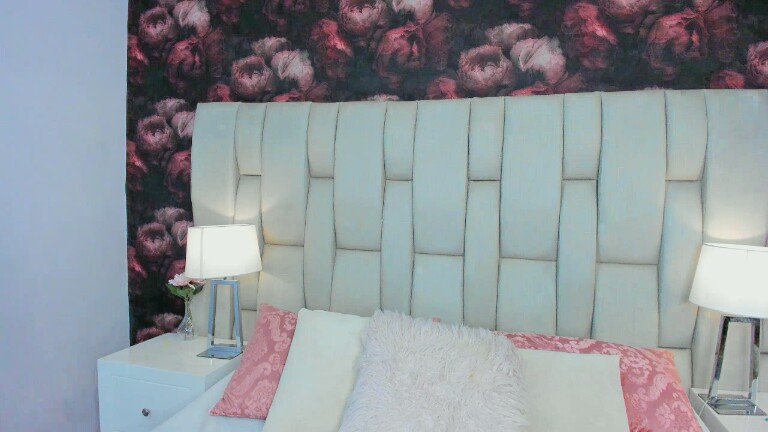 ValenShaw's Streamate show and profile