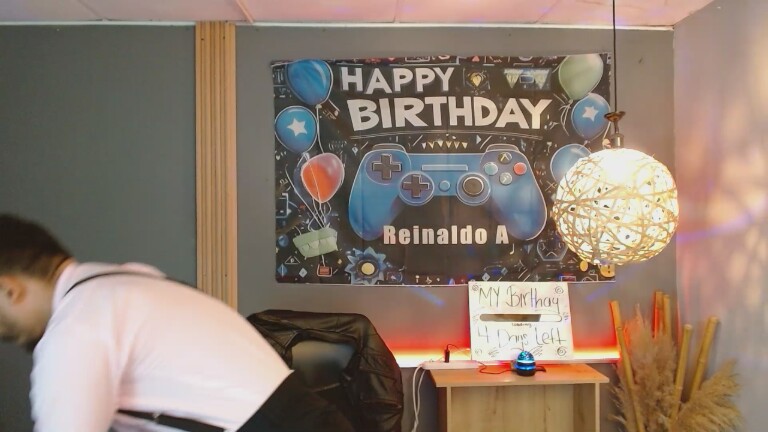 ReikoSmith's Streamate show and profile