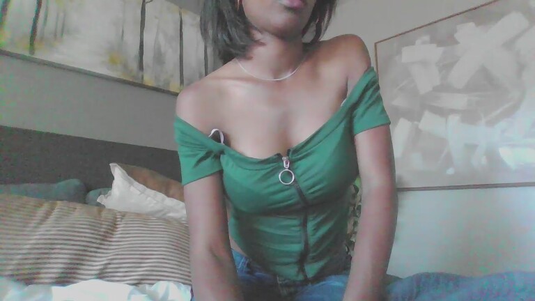 PandaCamden's Streamate show and profile