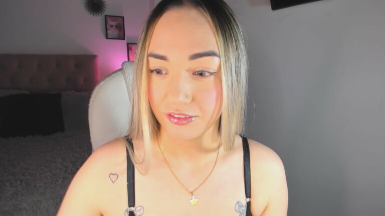 Sara019's Streamate show and profile