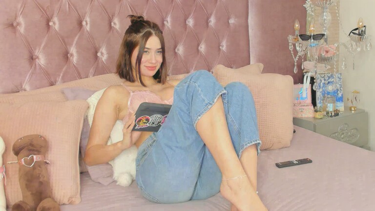 AlejandraLee's Streamate show and profile