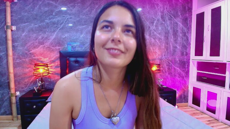 CharlotteReynold's Streamate show and profile