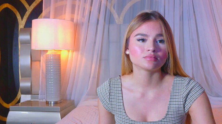 DulceHall's Streamate show and profile