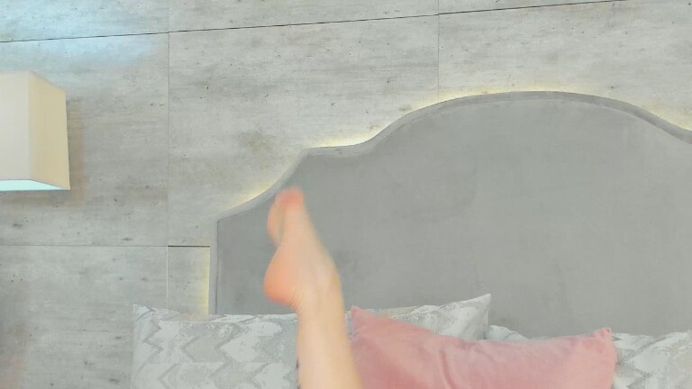 TaniaKatts's Streamate show and profile