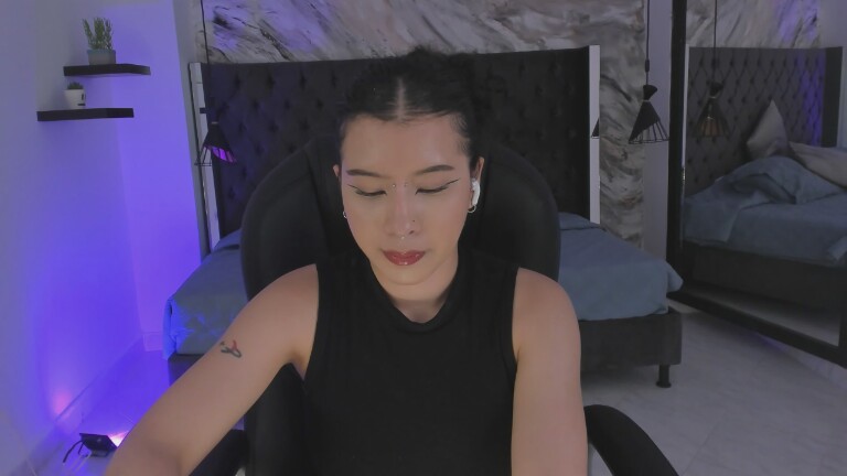 liawavy's Streamate show and profile