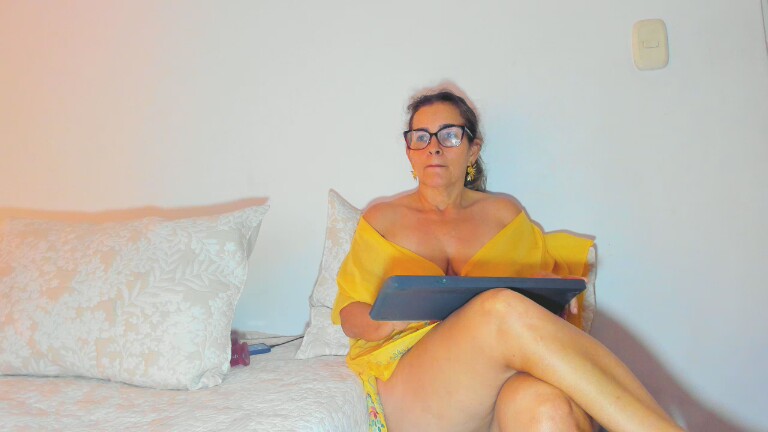 SexyLatinxs's Streamate show and profile