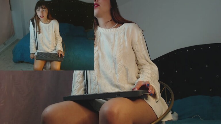 Dafne129's Streamate show and profile