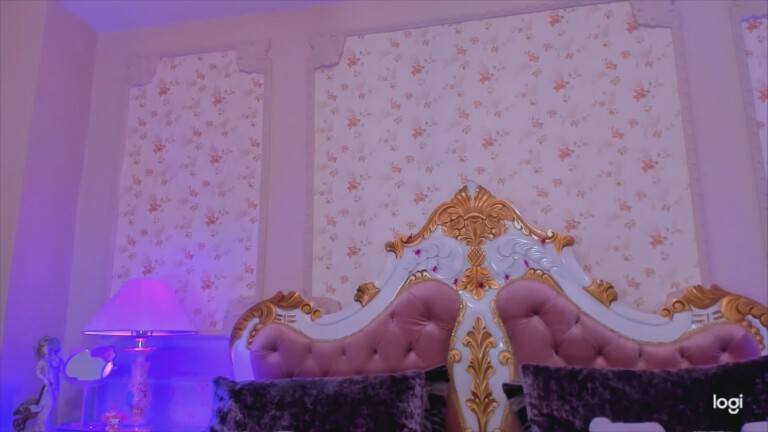 JuneEvanss's Streamate show and profile