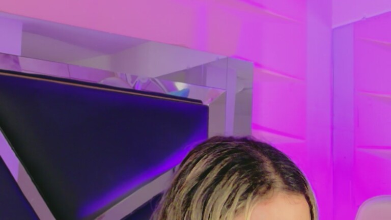 Giigii_Hadid's Streamate show and profile