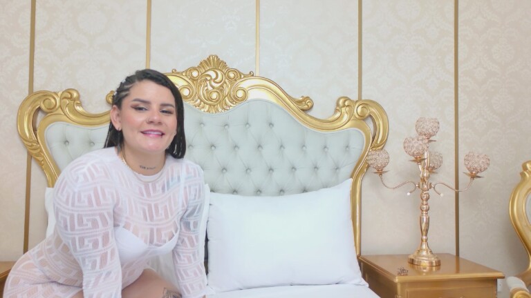 MaraAndSaray's Streamate show and profile