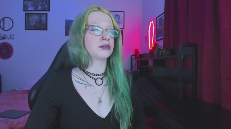 NikkiVill's Streamate show and profile