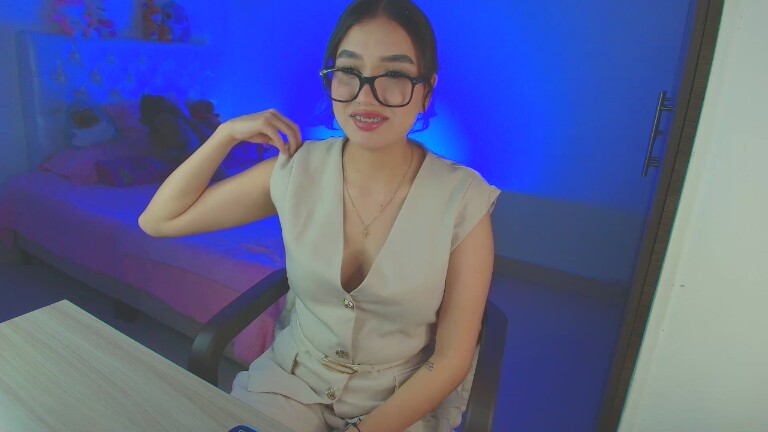 Kaara_Coopper's Streamate show and profile