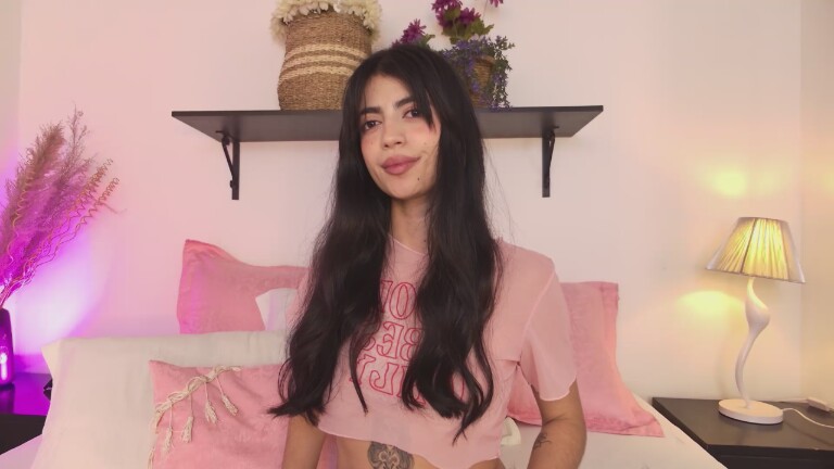 SaraFernandez's Streamate show and profile