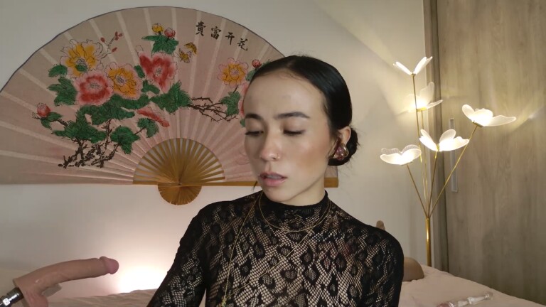 SweetSara33's Streamate show and profile