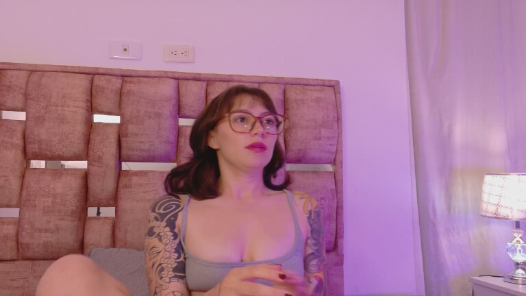 Isabella_Stewart's Streamate show and profile