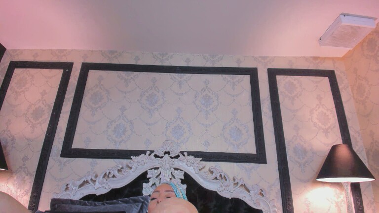 MadisonBecker's Streamate show and profile