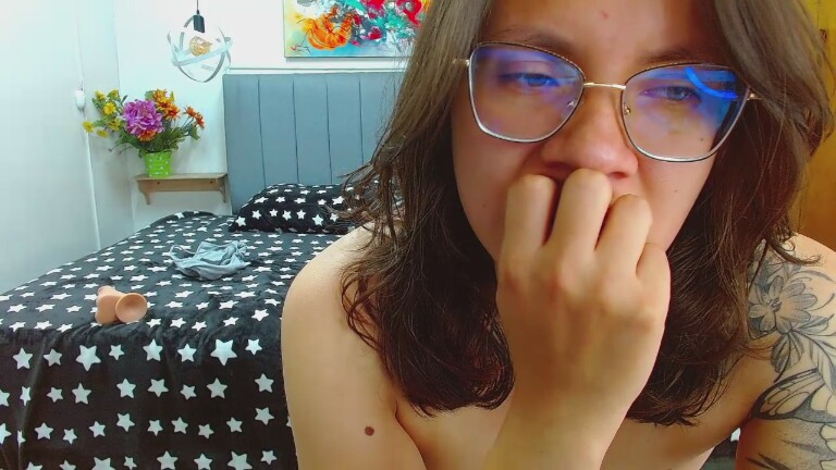 Lucia_s's Streamate show and profile