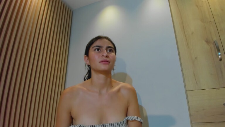 beatriz_doll's Streamate show and profile