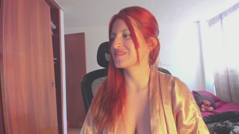 GiaRoussel21's Streamate show and profile